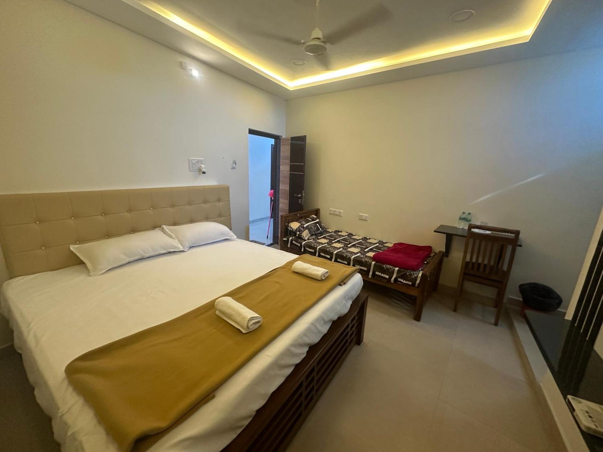 Mahadeepam Residency Vila Tiruvannāmalai Exterior foto
